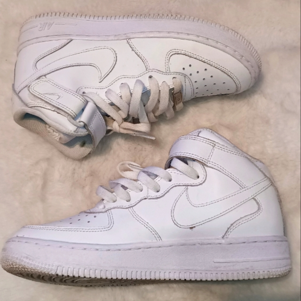 Nike Air Force 1 - Picture 1 of 8